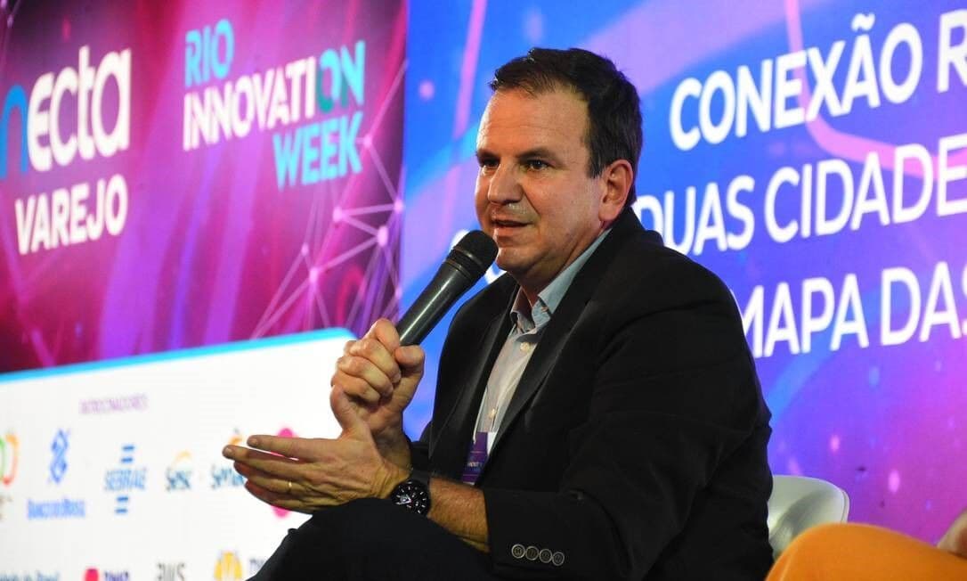 Tarcísio de Freitas visita Centro de Operações Rio e afirma que sirenes serão instaladas em São Paulo até o próximo verão