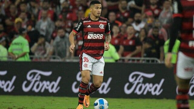 Flamengo 'faz pix' para João Gomes errado e tenta reaver R$ 1,9 milhão