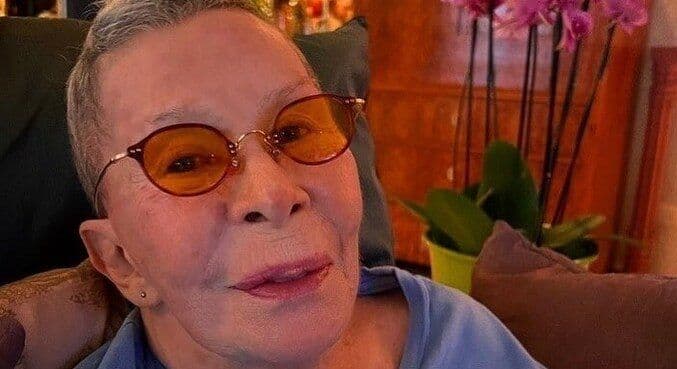 Rita Lee recebe alta do hospital e filho posta foto da cantora em casa: 'Lar doce lar'