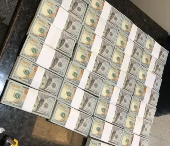 Coreano é preso com US$ 300 mil em fundo falso de mala no Aeroporto de Foz do Iguaçu, diz PF