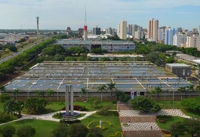 Universitárias debocham de colega de 40 anos e causam revolta nas redes sociais