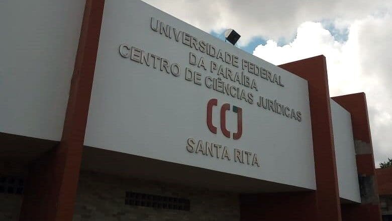 Estudantes do curso de Direito da UFPB acionam Ministério Público Federal devido à falta de professores e interrupção de aulas