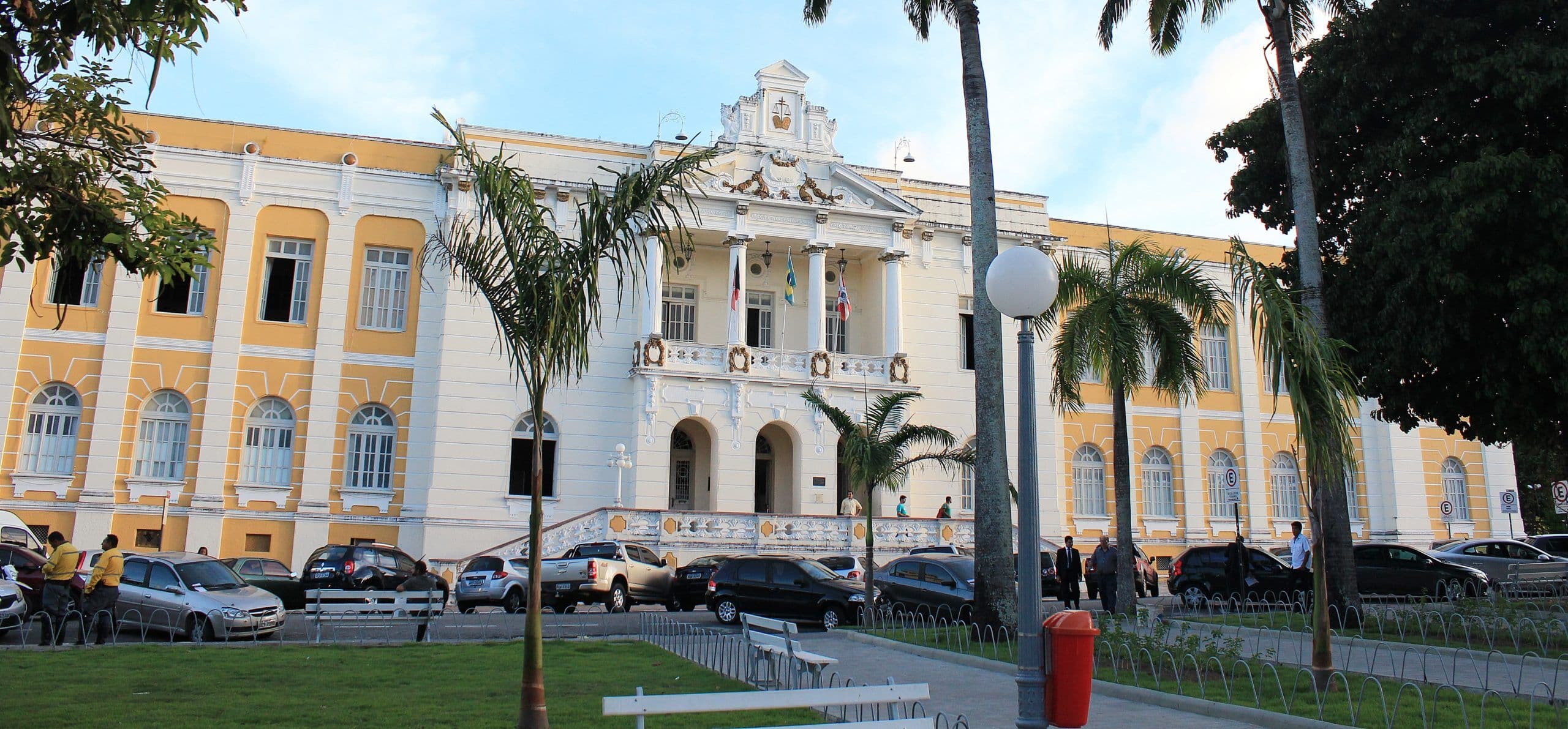 Justiça condena Motiva a pagar indenização por recusar matrícula de criança autista