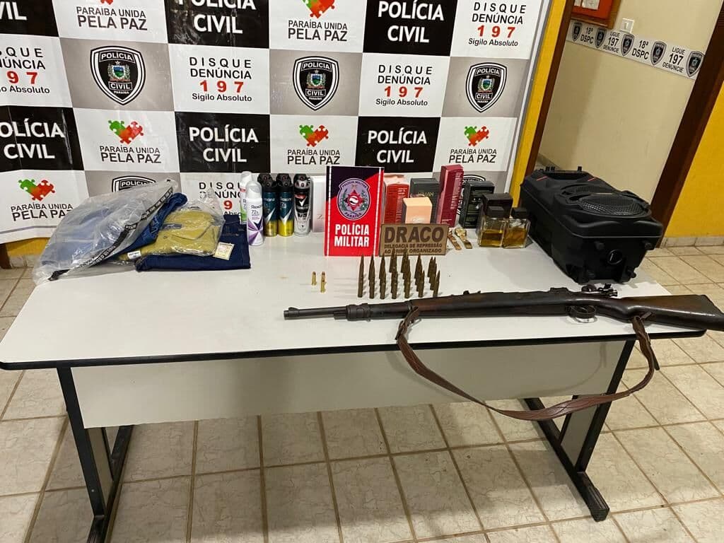 Polícia apreende fuzil e material roubado em Bom Sucesso, na Paraíba
