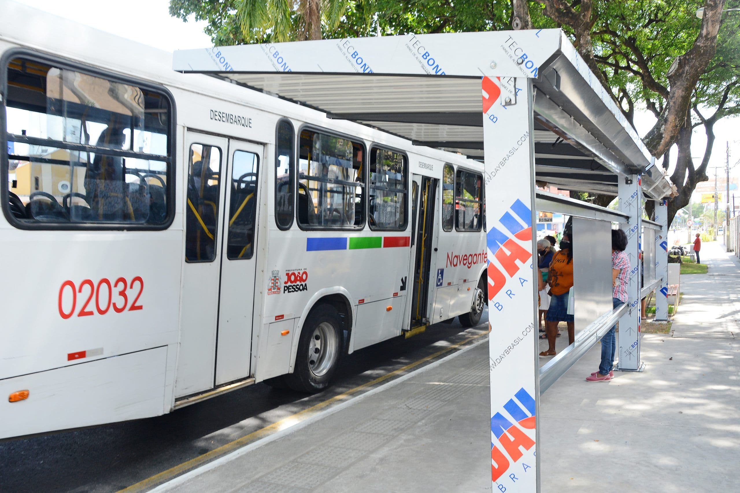 João Pessoa terá reforço na frota em 8 linhas de ônibus para show de Roberto Carlos e trânsito será modificado na orla
