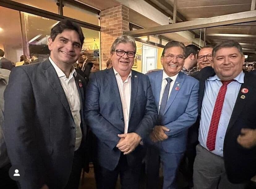 Governador João Azevêdo reúne prefeitos da Paraíba em Brasília