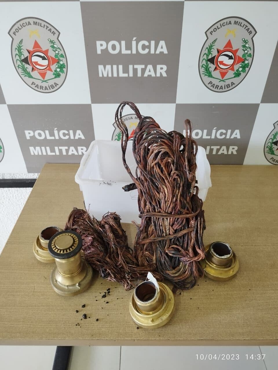 Homem é preso suspeito de roubar fios de cobre em mercado fechado no bairro de Miramar