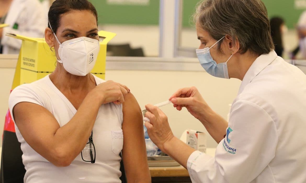 Secretário de Saúde da Paraíba alerta para reforço da vacina e reclama de baixa testagem após aumento de casos de covid-19 em estados vizinhos