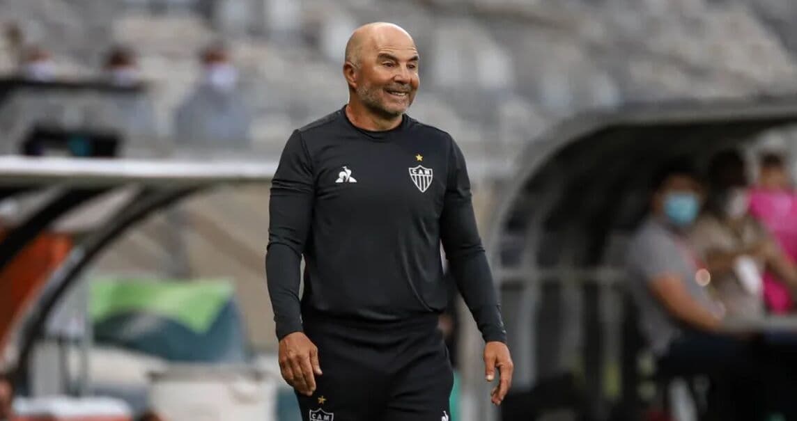 Flamengo desiste de esperar por Jorge Jesus e anuncia Sampaoli como novo técnico
