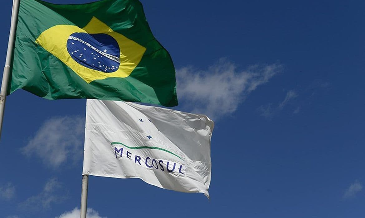 Assinado Acordo Mercosul-UE: entenda o que pode ficar mais barato no Brasil