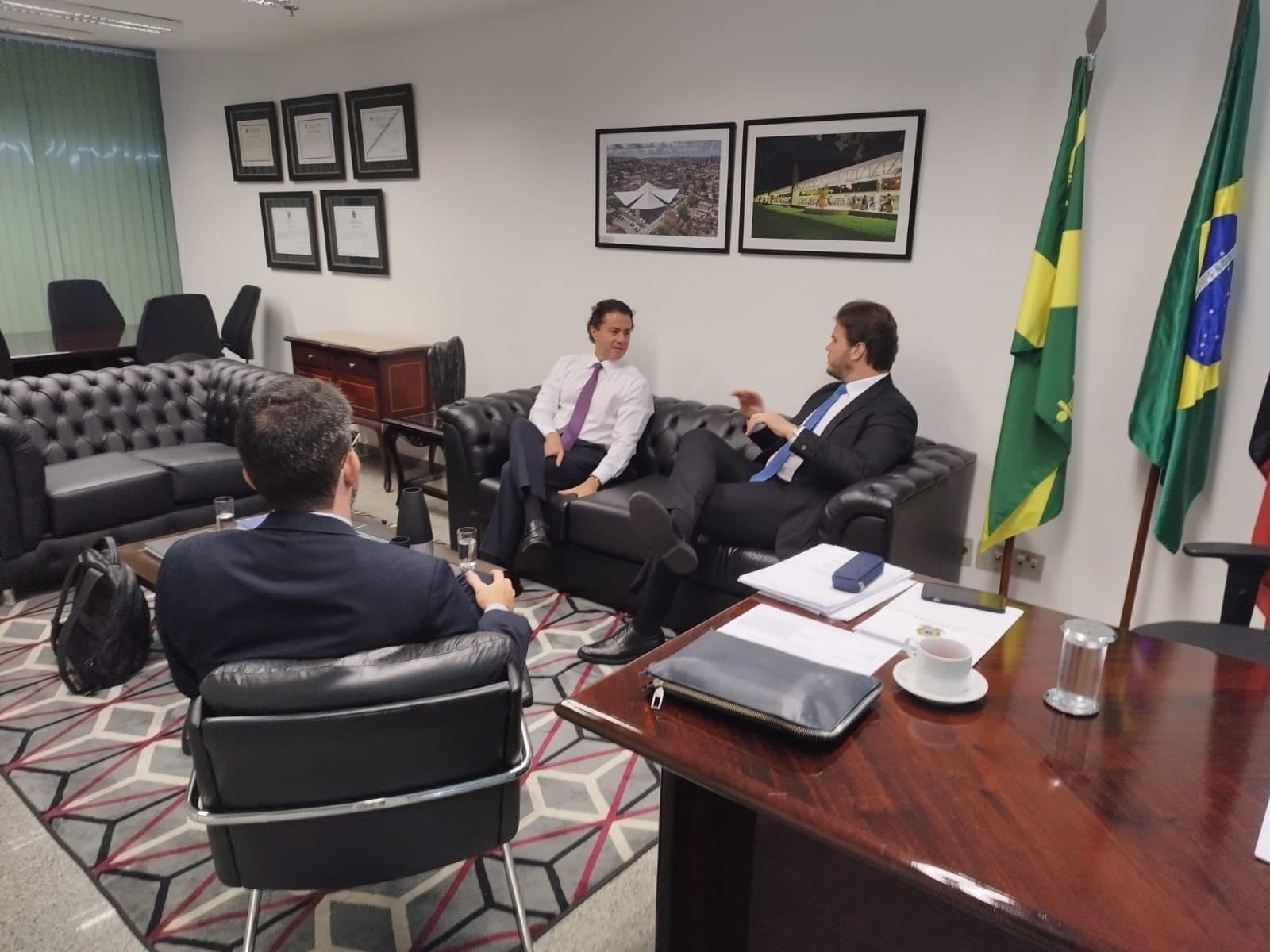 Bruno Cunha Lima reivindica liberação de crédito para obras e ganha apoio de senador Veneziano para tramitação de financiamento internacional