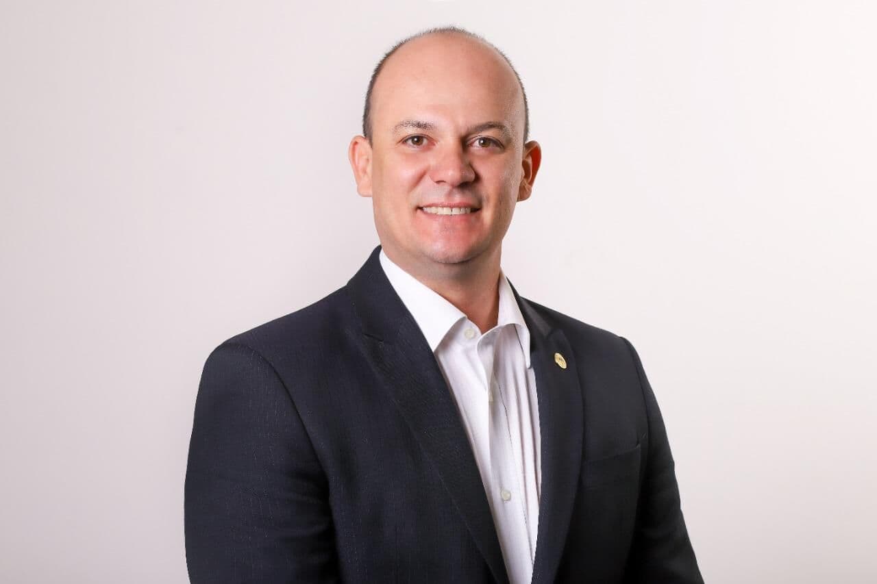 Câmara aprova equiparação salarial entre homens e mulheres e Cabo Gilberto é único paraibano a votar contra