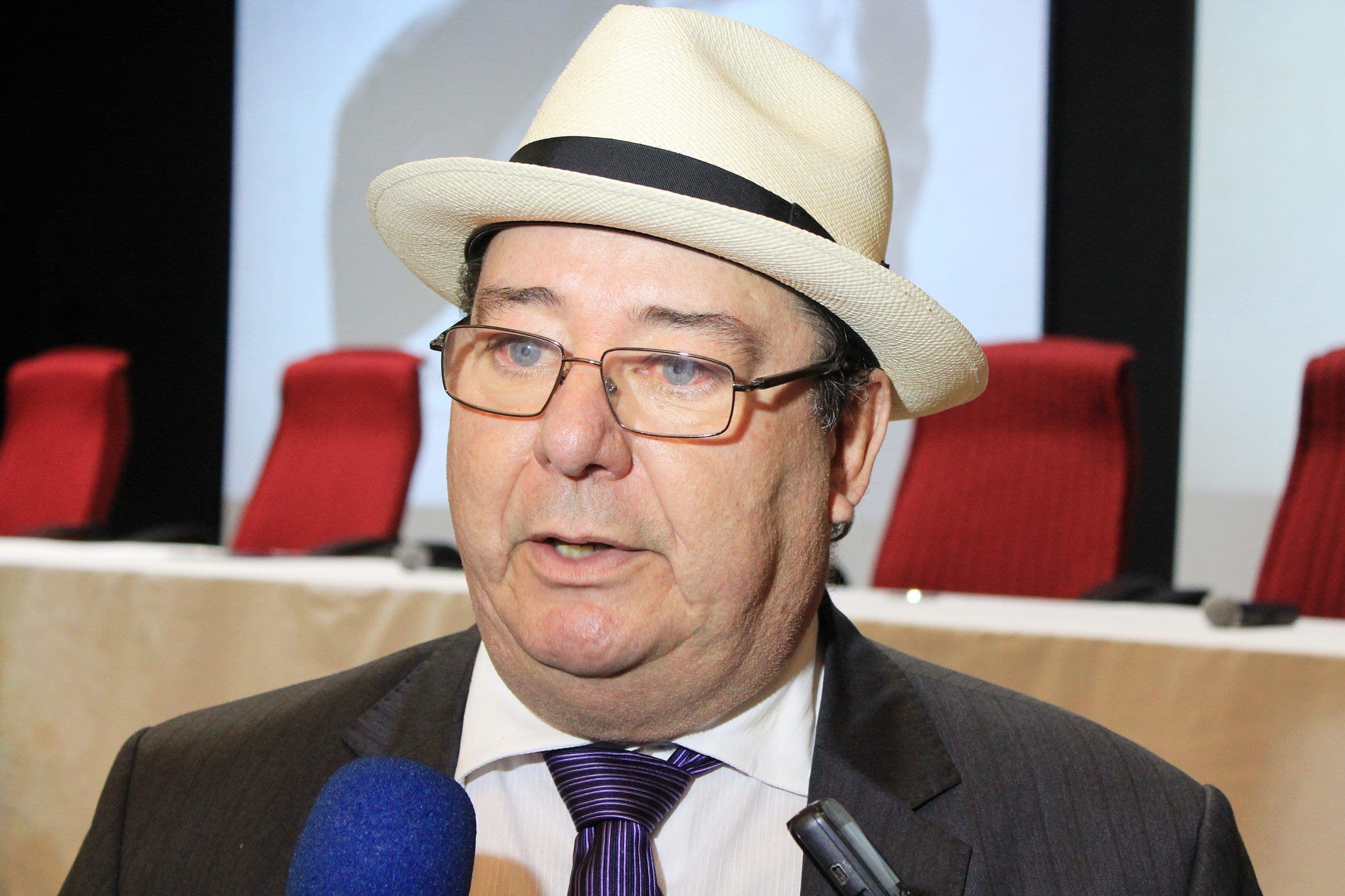 Gilmar Mendes nega habeas corpus para derrubar afastamento de Arthur Cunha Lima do TCE-PB