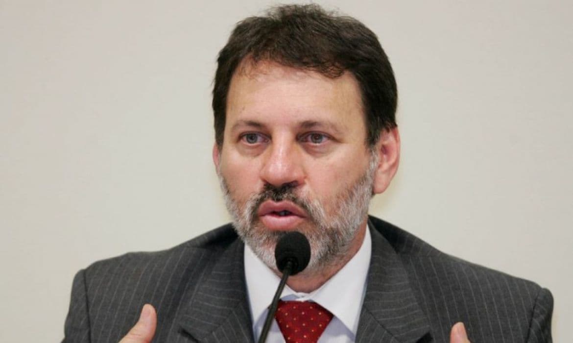 Ex-tesoureiro do PT, Delúbio Soares, realiza debate em João Pessoa com o tema "Quando a Política se vale da Justiça?"