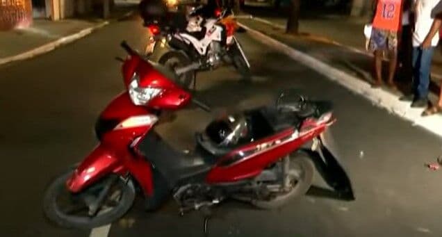 Suspeito de assalto colide moto contra árvore durante perseguição policial em Cruz das Armas