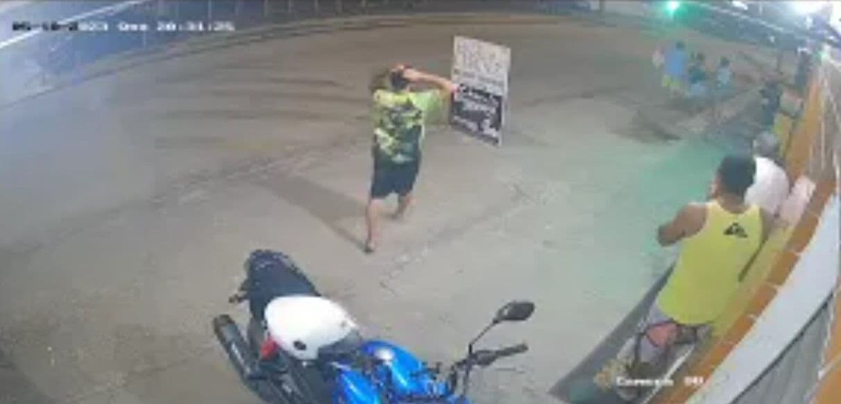 Câmera de segurança flagra acidente que matou idosa no Bairro Nova Mangabeira, em João Pessoa