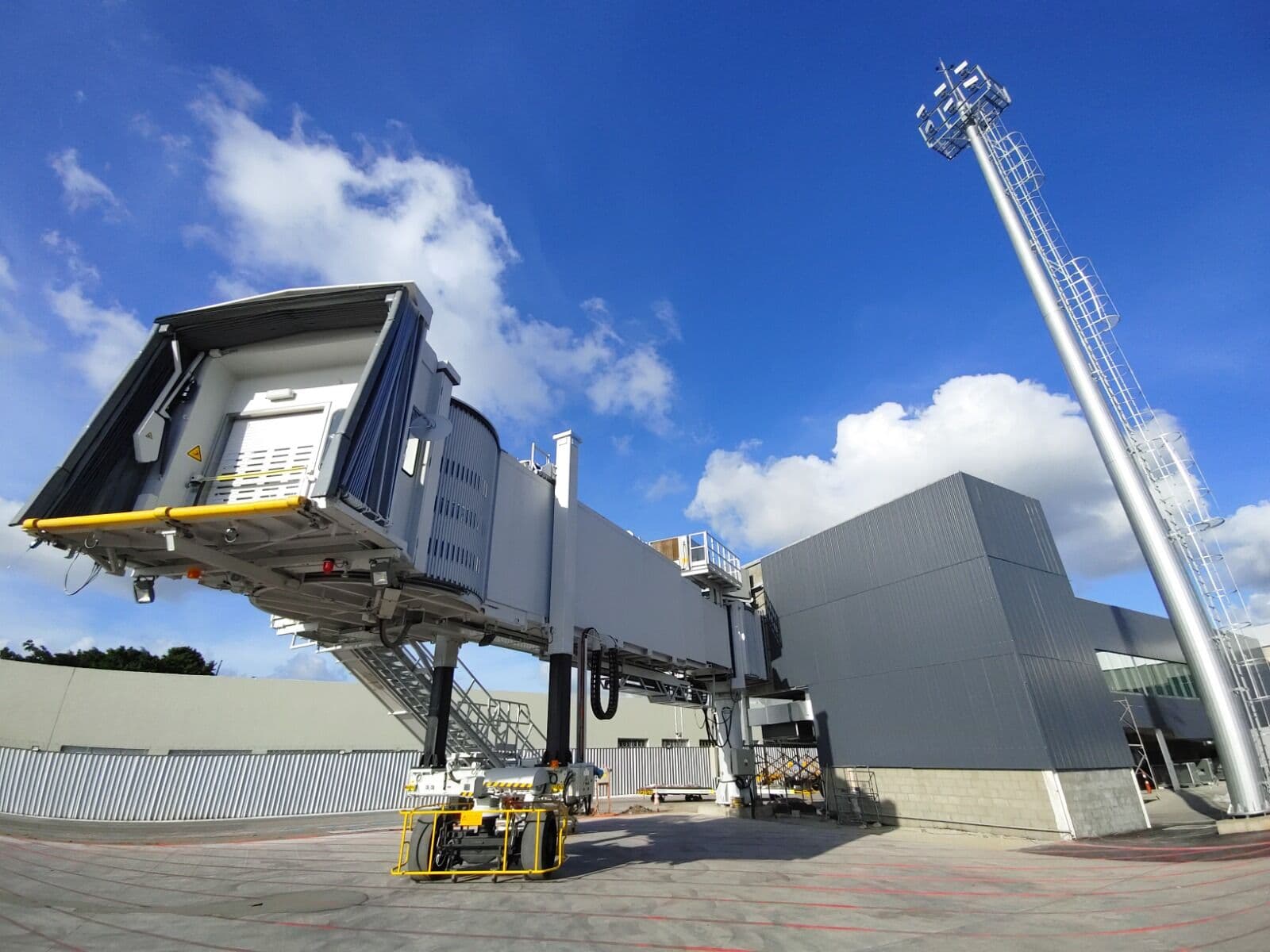 Aeroporto de João Pessoa passa a ter mais duas pontes móveis de embarque e desembarque de passageiros
