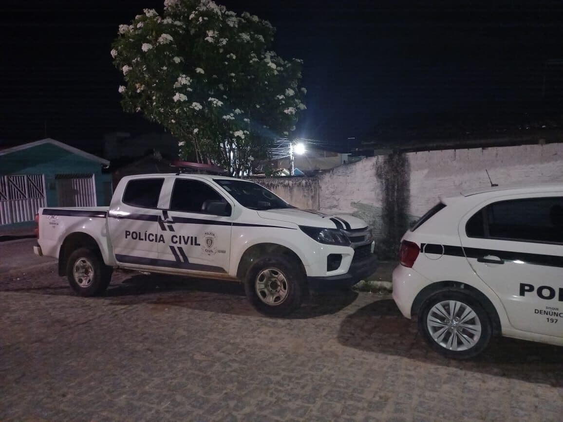 Polícia prende mãe e padrasto acusados de espancar e torturar criança em Itapororoca