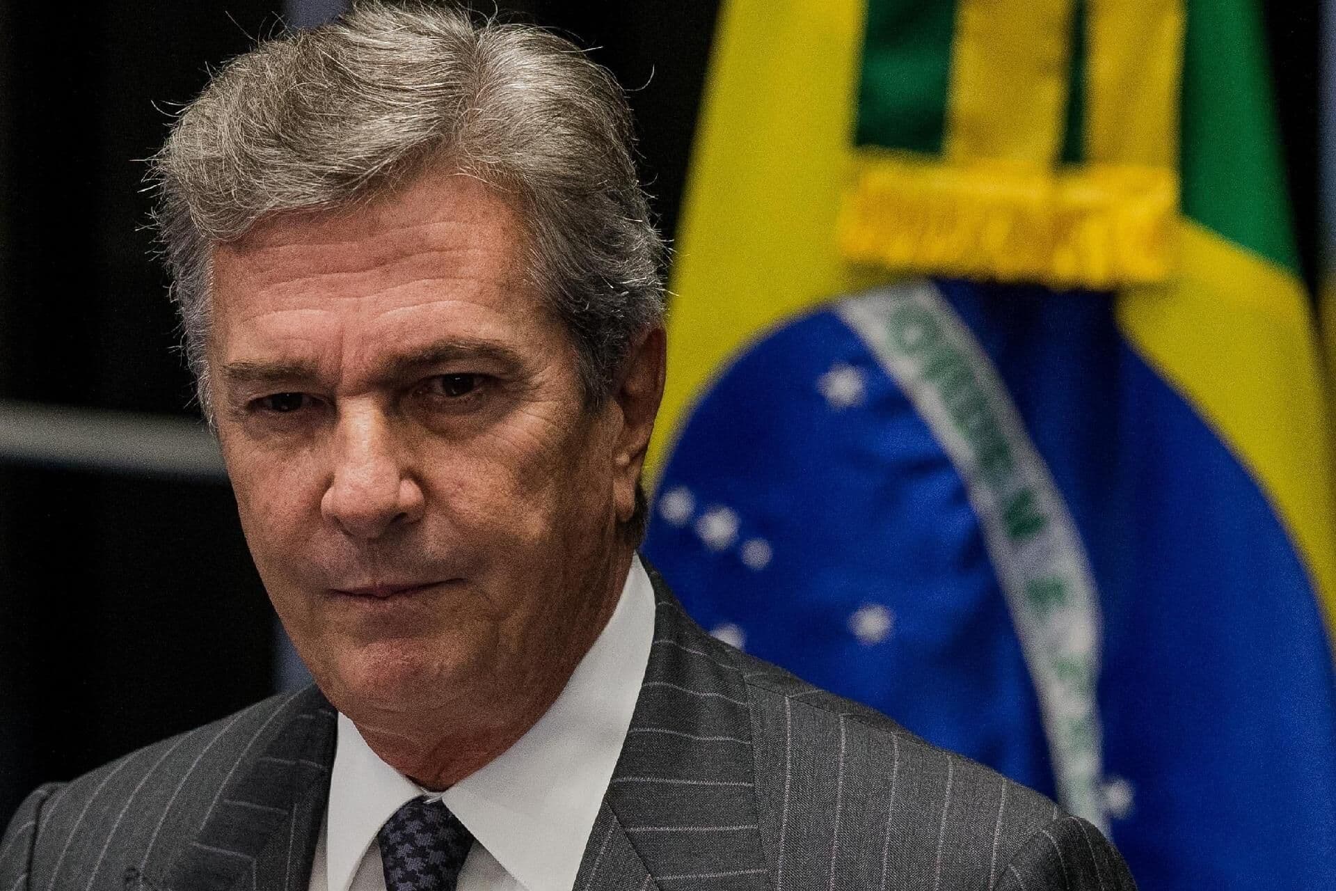 Collor pede perdão pelo confisco do saldo de cadernetas de poupança