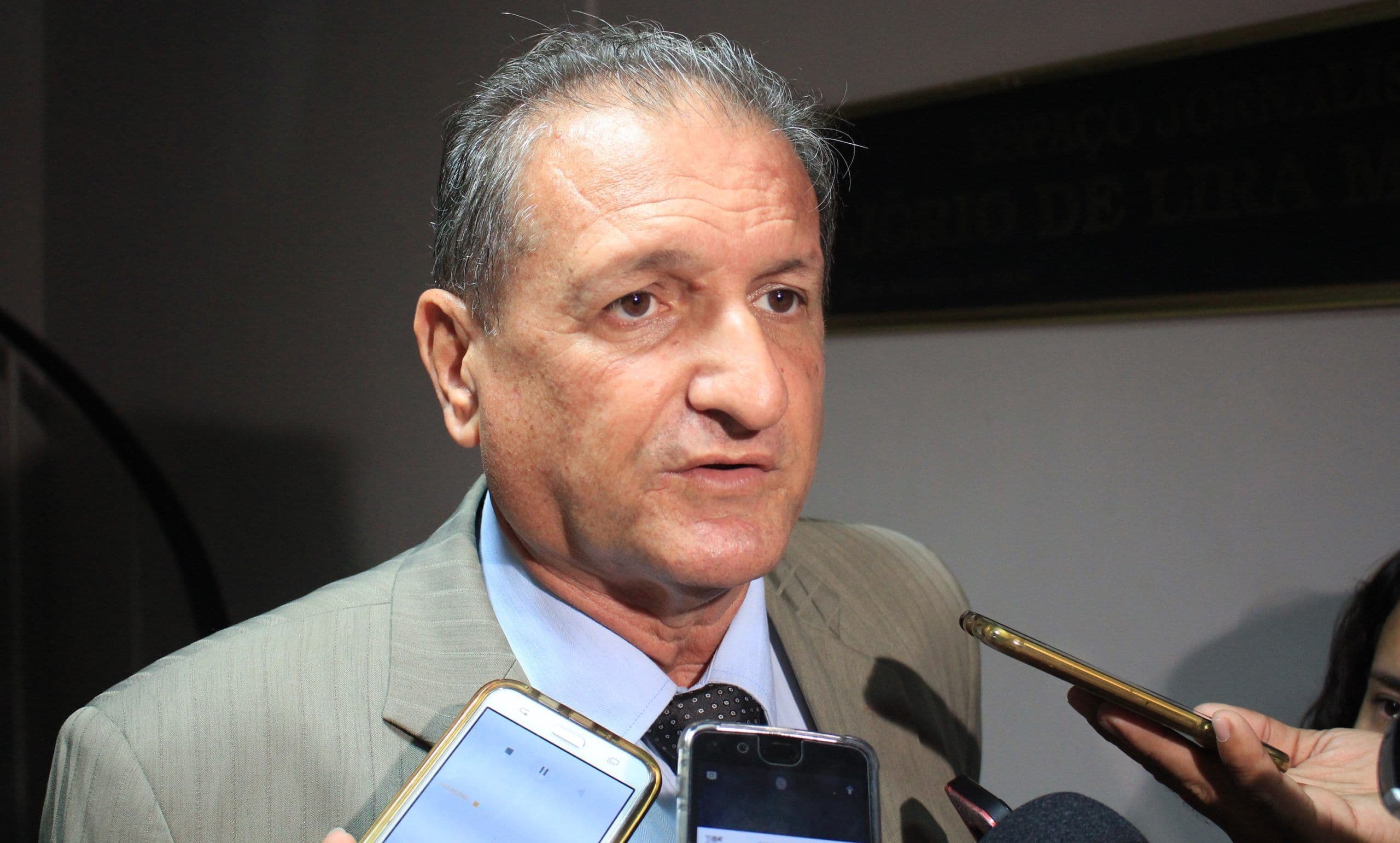 "Não fiquei surpreso", dispara Hervázio Bezerra após Roberto Souza pedir exoneração da Secretaria de Educação da Paraíba