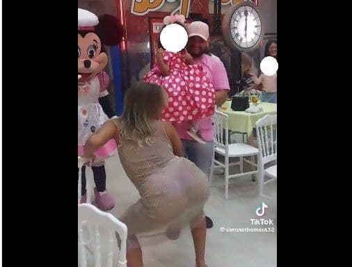 Mulher dança funk em aniversário da filha e reclama de comentários machistas na internet; veja vídeos
