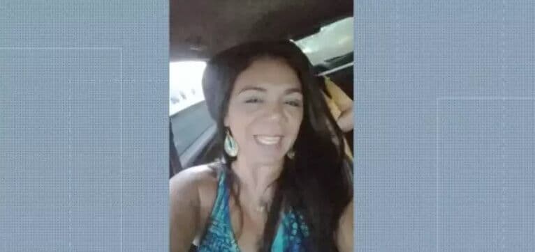 Mulher morre após comer bombons que ganhou de aniversário