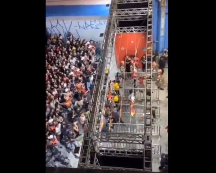 Vídeo: Multidão derruba grades de proteção e invade Parque do Povo após fechamento de portões