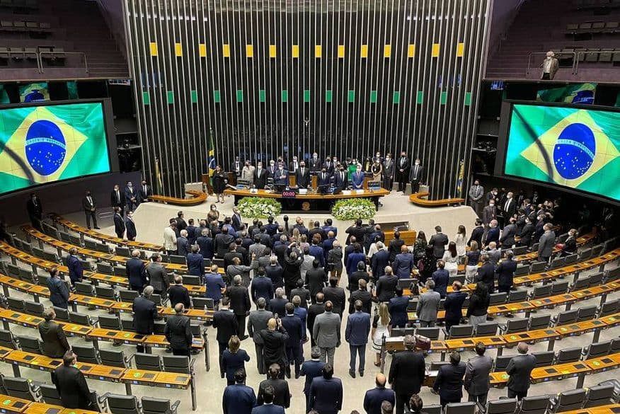 Câmara suspende processo contra Ramagem no STF por tentativa de golpe: veja como votaram os deputados