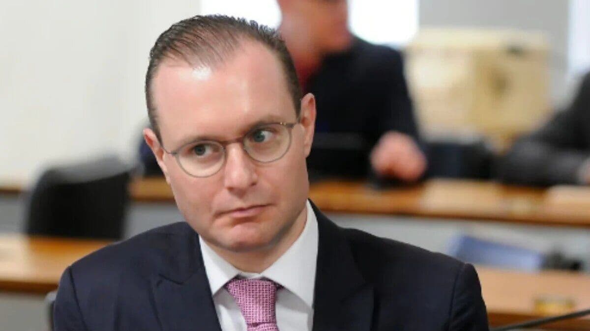 Cristiano Zanin deve ser sabatinado nesta quarta-feira para ocupar vaga no STF; Veneziano é relator da indicação