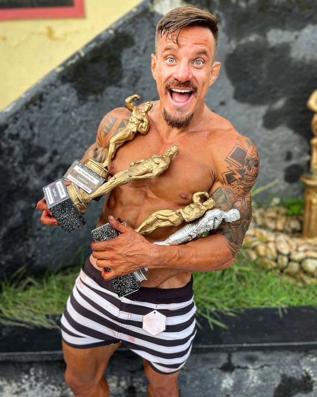 Vereadores aprovam voto de aplauso para Tarcísio Jardim após campeonato de fisiculturismo e Mikika Leitão dispara: 'Rambo de João Pessoa'