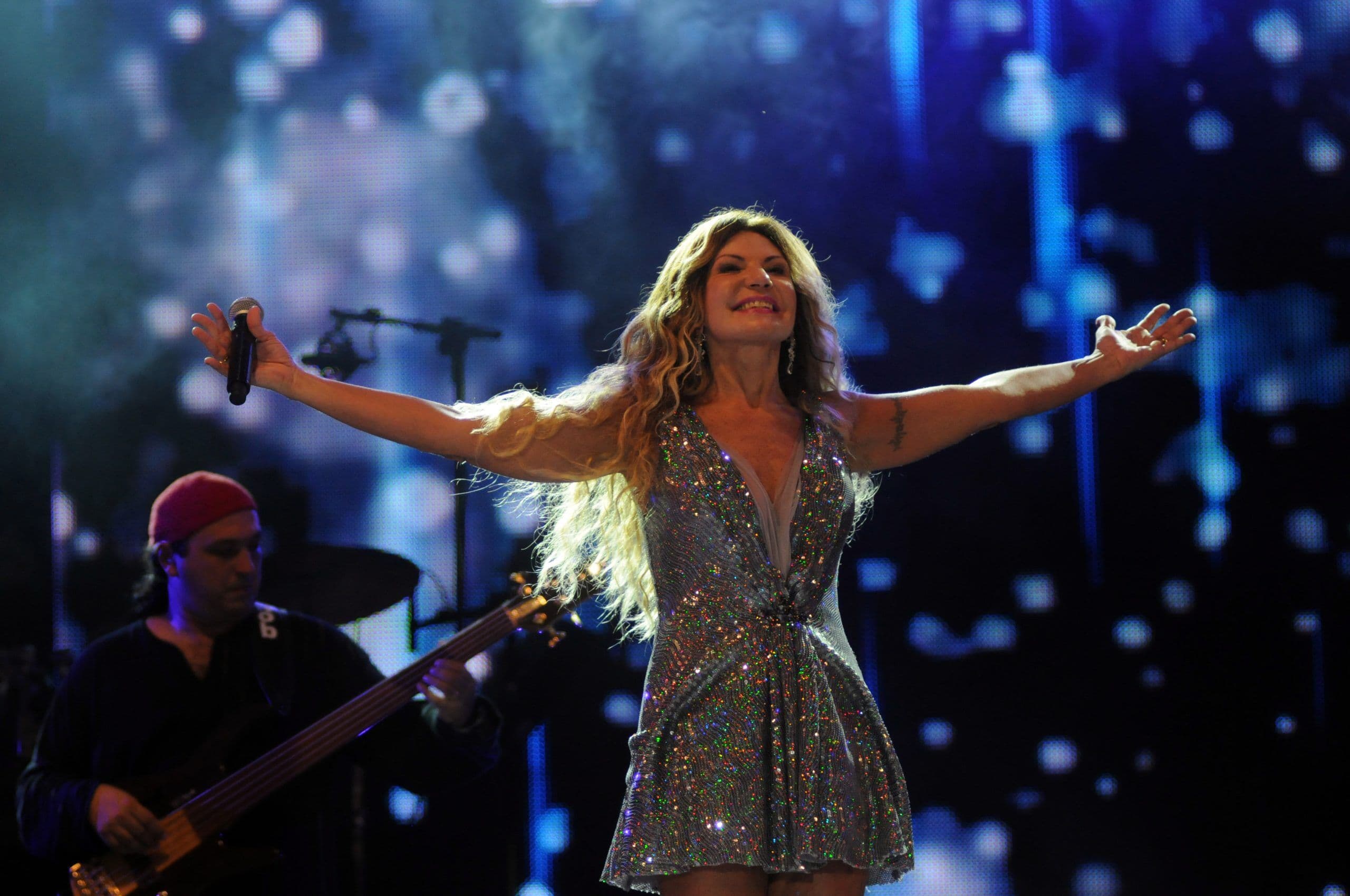 Lista com shows previstos para o São João de Campina Grande inclui Elba, 11 sertanejos e artistas locais