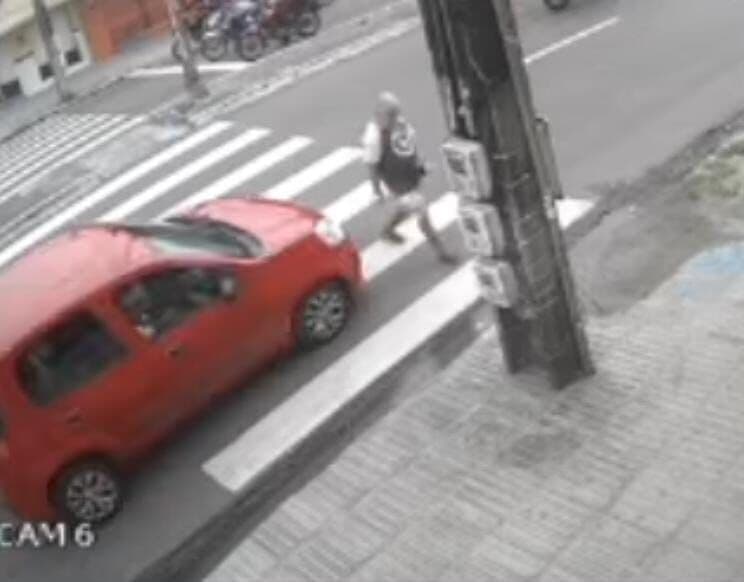 VÍDEO: idoso morre após ser atropelado em uma das principais avenidas de João Pessoa