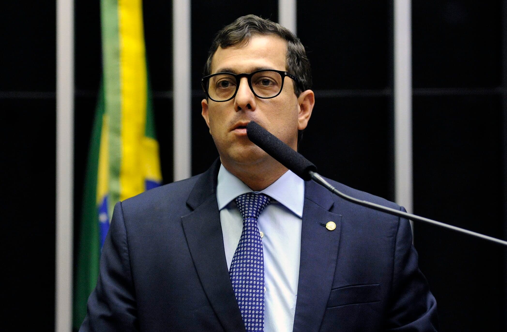 Deputado paraibano integra comitiva de Lula durante viagem a Brasília