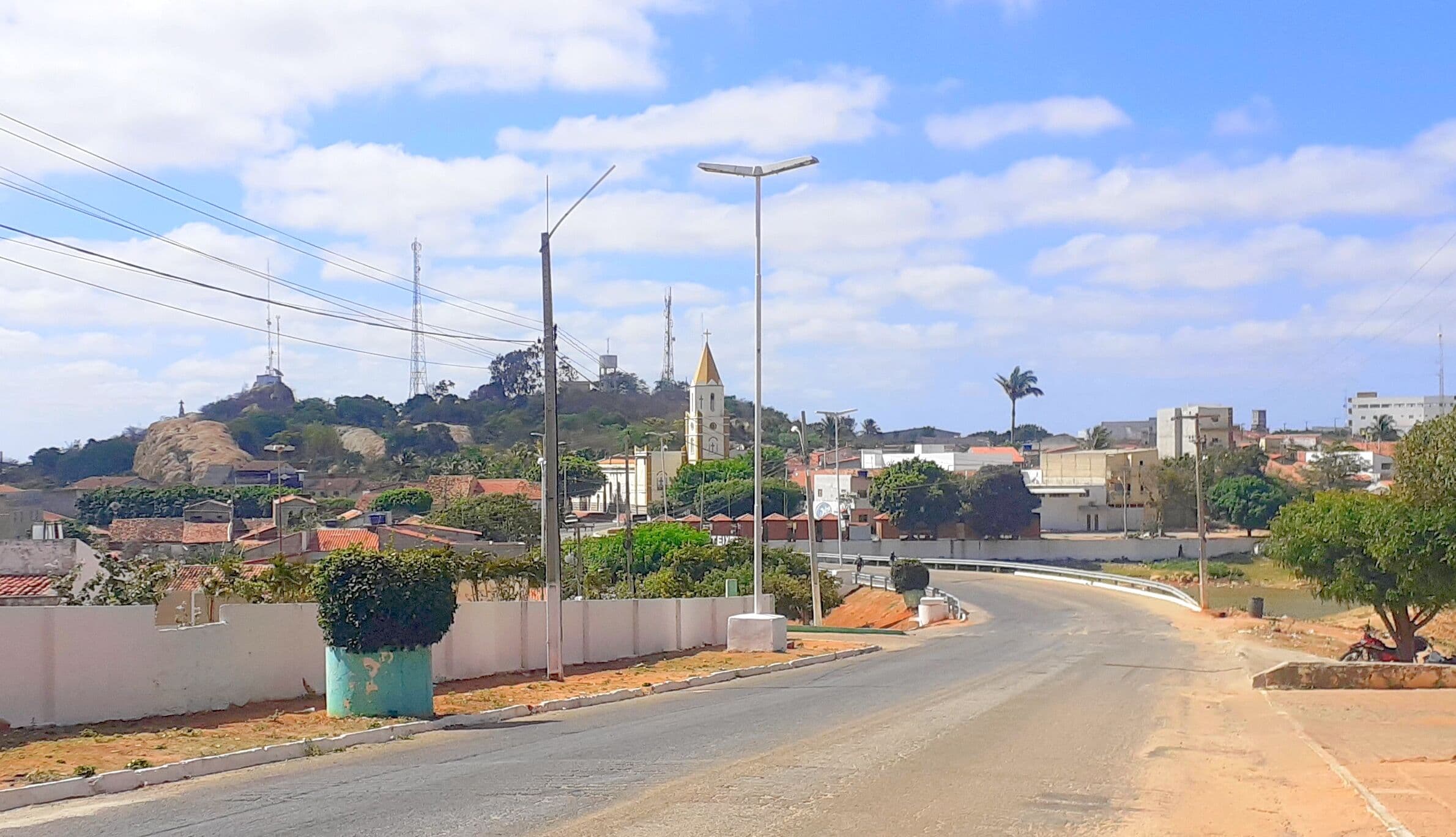 Ministério Público ajuíza ação contra ex-prefeito de Teixeira após superfaturamento de 530% em compras durante a pandemia