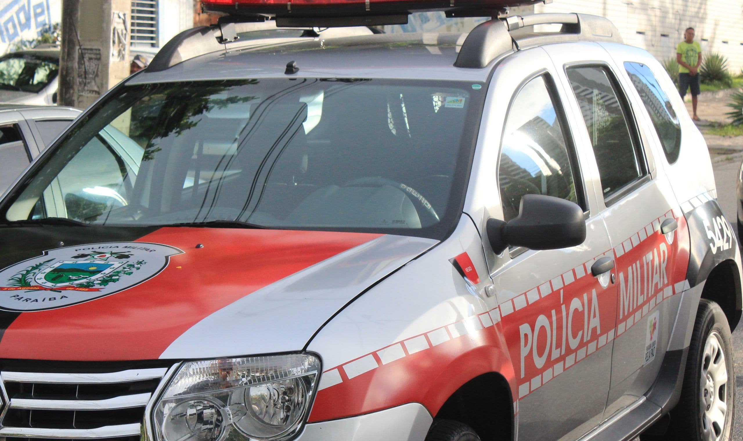 Trio arromba casa lotérica e leva cofre com quase R$ 8 mil durante a madrugada