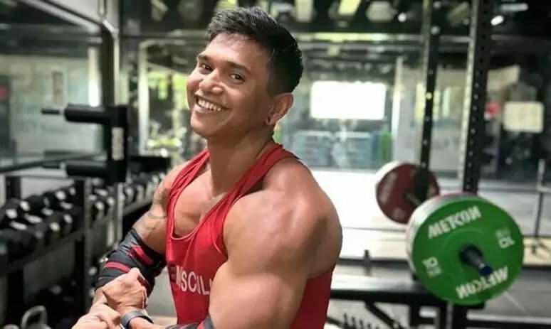 Influenciador fitness morre ao fazer agachamento com mais de 200 kg