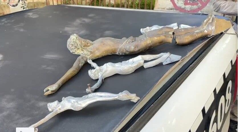 Polícia prende suspeitos e recupera objetos furtados de igreja em João Pessoa