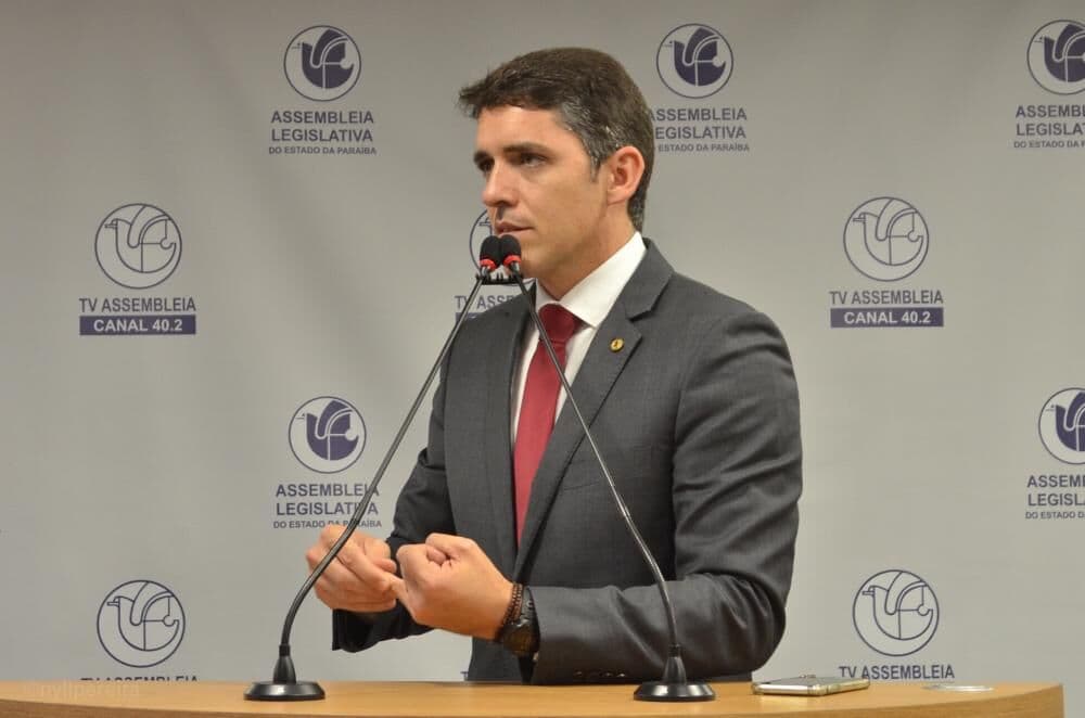 Tovar nega que reunião indique adesão à base de João Azevêdo e diz que discutirá eleição em 2024