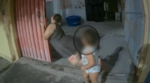 Mulher desmaia ao receber entrega e é socorrida por motoboy no Ceará