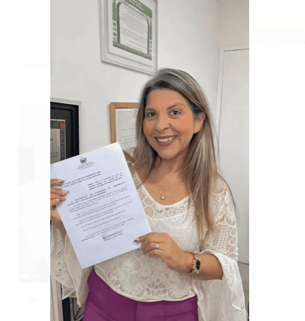 Eliza Virgínia quer proibição do uso de celulares durante aulas e apresenta projeto para municipalizar lei estadual