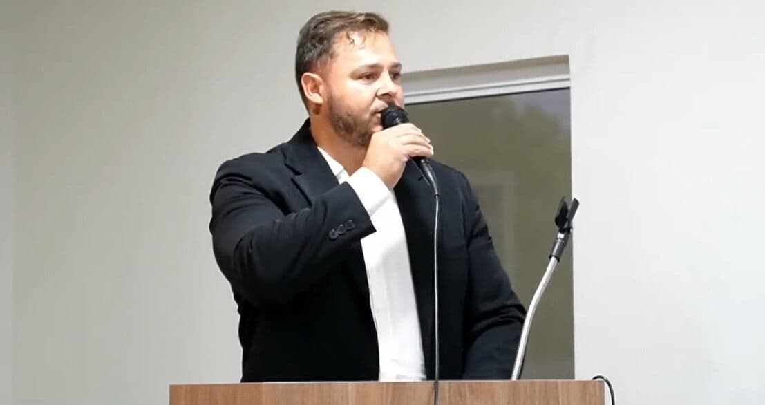 VÍDEO: após prefeito ser preso pela Polícia Federal, vice assume prefeitura de São Mamede