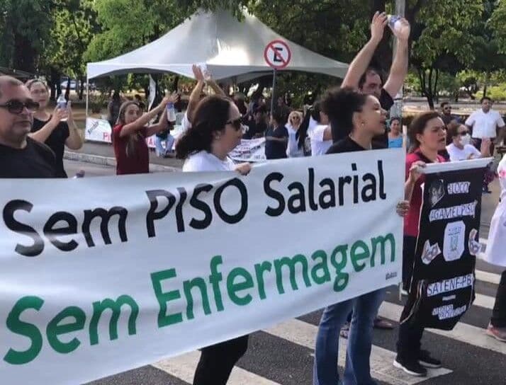 Menos da metade dos profissionais de enfermagem recebem piso na Paraíba, revela presidente do Sindicato da categoria
