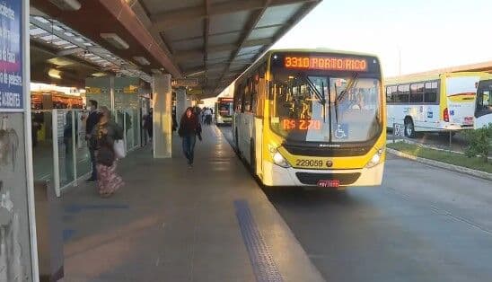 Estudantes denunciam problemas no cartão de passe estudantil do BRB e dizem que créditos sumiram, em Brasília