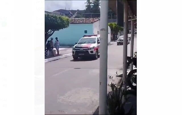 Troca de tiros entre bandidos e policiais termina com dois mortos e moto roubada recuperada na Paraíba