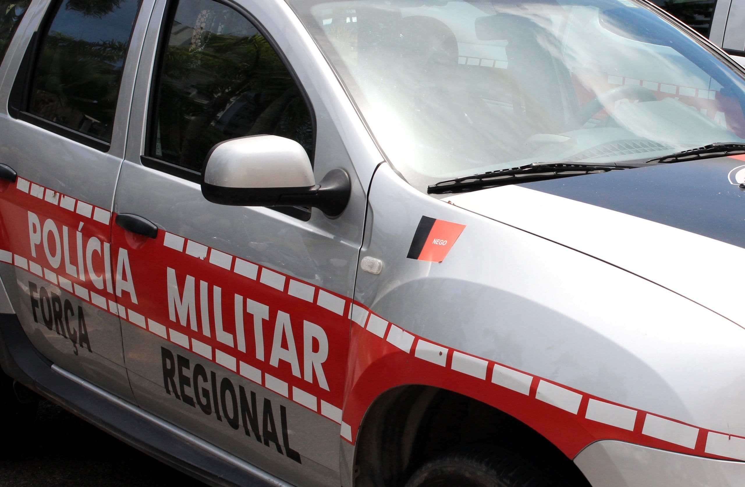 Polícia prende em flagrante homem que tentou matar esposa a facadas em Teixeira, na Paraíba