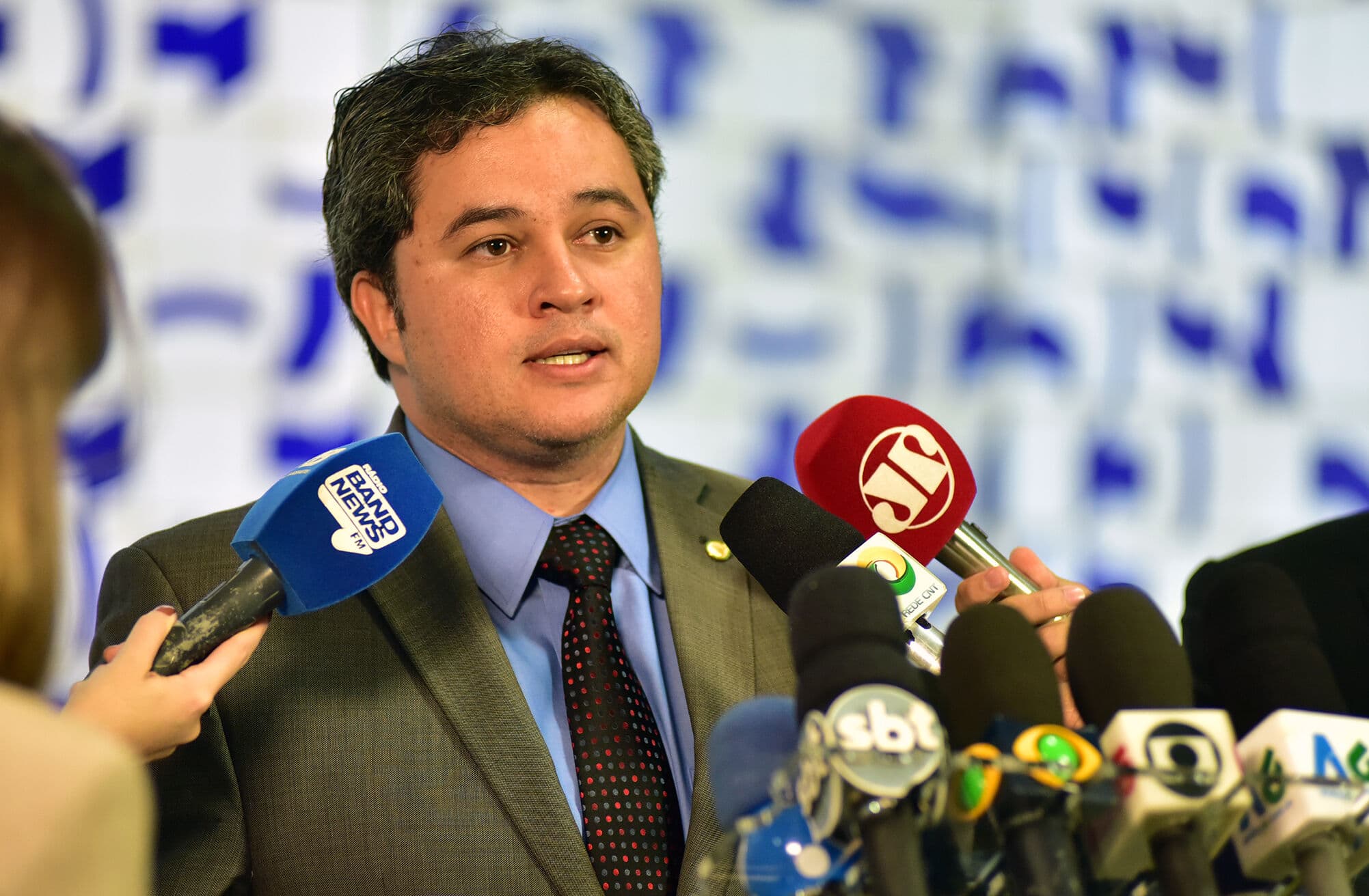 Efraim Filho diz que desistência da candidatura de Huck aumenta chances dos candidatos de centro