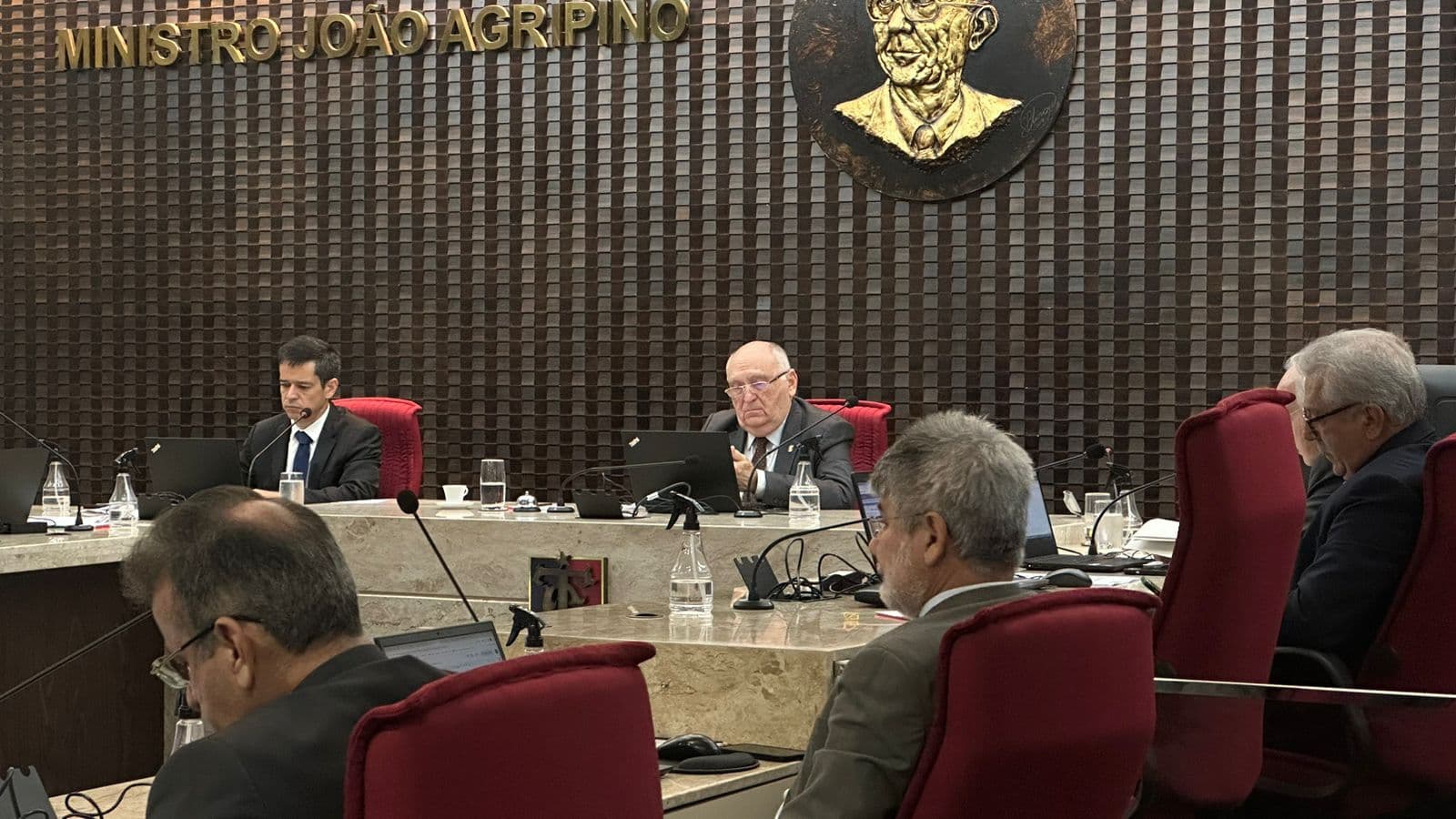 Presidente diz que TCE não é contra festas juninas, mas afirma que Corte vai combater gastos milionários