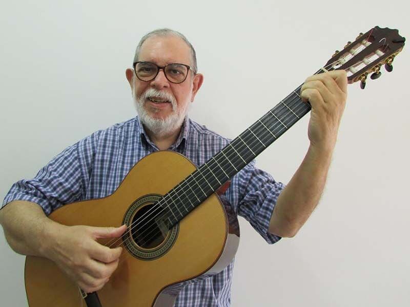 Morre maestro Tom K, fundador do Coro de Câmara Villa Lobos e ex-regente do Coro Sinfônico da Paraíba