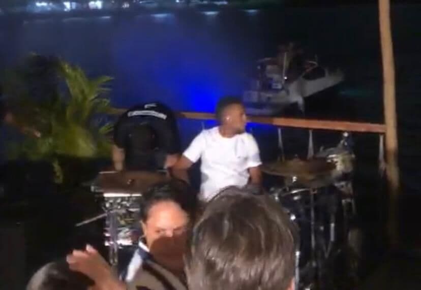 Lancha envolvida em confusão na praia do Jacaré é proibida de navegar e proprietário pode ter habilitação cassada, diz Marinha