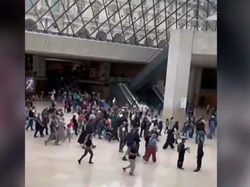 Ameaça de bomba no Louvre e em Versalhes, protestos e ataque com faca: França vive tensões durante crise em Gaza
